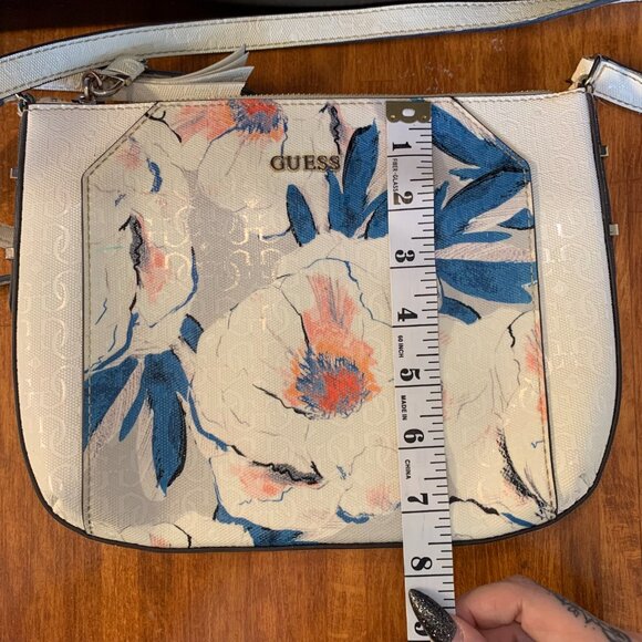 Guess Floral Crossbody - Picture 9 of 14